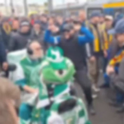 #ChemieLeipzig vs. #LokLeipzig 😂👏 #fussball #ultras #leipzig #demo #fans #lokomotiveleipzig #derby #fandemo | Ultras Future