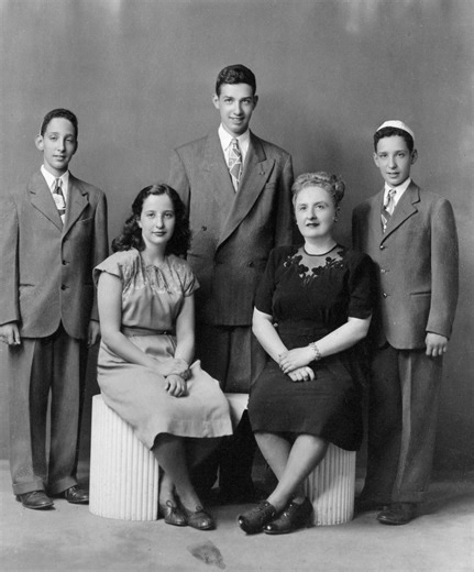 They were a kosher bakery success story — 80 years later, people are still trying to make a buck off their babka