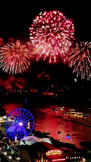 4th of July Fireworks with Opera Music Performance