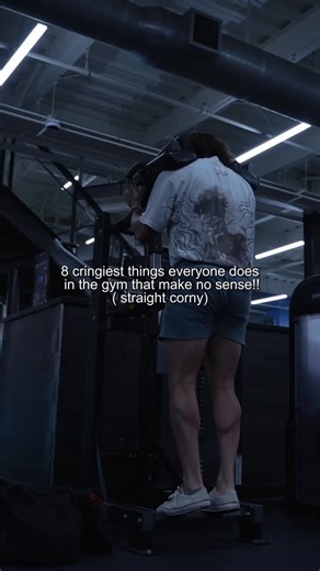 Tc Smith 🌎 Holistic Fitness & Mindset Coach on Instagram: "8 weird things people do in the gym that make no sense. 1. Dry scooping pre You didn’t unlock beast mode. You just coughed powder into your lungs. Use water like an adult. 2. Wearing a pump cover for the entire session You’re drenched. It’s not mysterious. Take it off and move on. 3. Stacking ten tiny plates instead of one big one This isn’t arts and crafts. Grab the 20s and save everyone time. 4. Camping on a machine while scrolling If