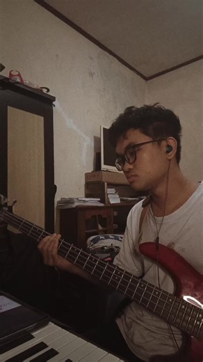 Amazing Bass Cover of Sinaran in Short Format