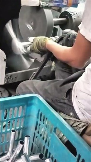Smart technique for sanding iron with a fast rotary machine #shorts #technical #machine