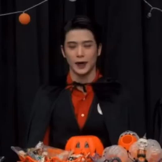 ɴᴄᴛ ᴊᴀᴇʜʏᴜɴ (｡◠‿◠｡) on Instagram: ". 👻🎃👻🎃 - 📎211031 🎃NCT Halloween Manito🎃 | Making Halloween treat bags - 🌀D-184 - —————————♡ ♡ ᴊᴀᴇʜʏᴜɴ ♡ ♡———————— #재현 #정재현 #정윤오 #Jaehyun #JeongJaehyun #JeongYuno #在玹 #鄭在玹 #鄭閏伍 #JaehyunNCT #NCTJaehyun #JaehyunNCT127 #NCT127Jaehyun #JaehyunEdit #Jaehyunvideo #smrookies #NCT #NCT127 #NCTU #Nctzen #Nctzens #NCThk #nctedit #NCT127edit #smentertainment"
