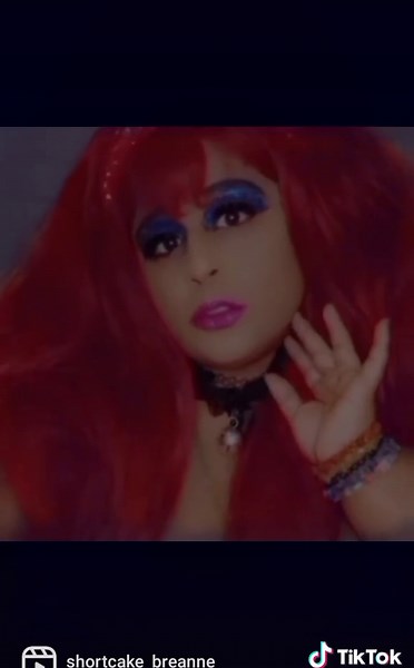 #batman #poisonivy #redhead #midget #dwarf #littleperson #red #littlered #batmansignal #BreanneWilliams