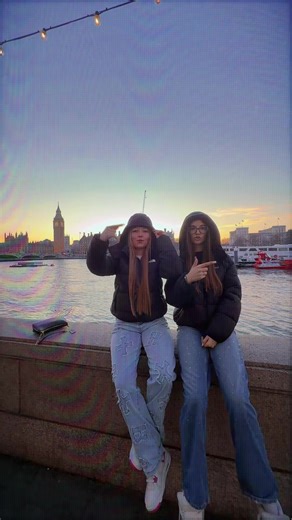 Exploring London's Iconic Landmarks: Big Ben and the London Eye