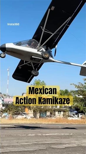 Ultralight flying low #adventuresport #hanggliding