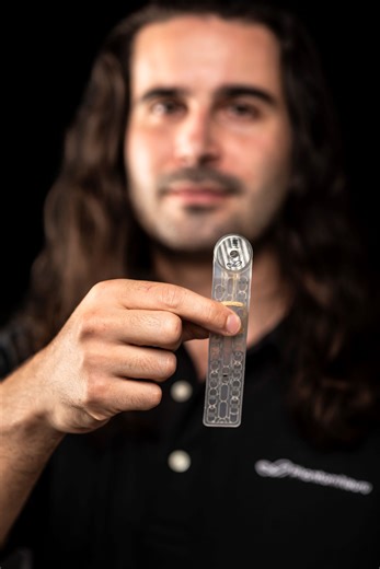 🔊 New episode is live! Taste of Bionics with Ranga Yogeshwar & Connor Glass What happens when the line between humans and machines starts to dissolve? Dr. Connor Glass, Founder & CEO of Phantom Neuro, joins Ranga to talk about Phantom X, a minimally invasive muscle-machine interface that enables intuitive control of prosthetics and robotics. He also dives into how neural control could scale far beyond medicine (and sooner than you might think). 🎧 Listen now: https://lnk.to/tasteofbionics-sm #W