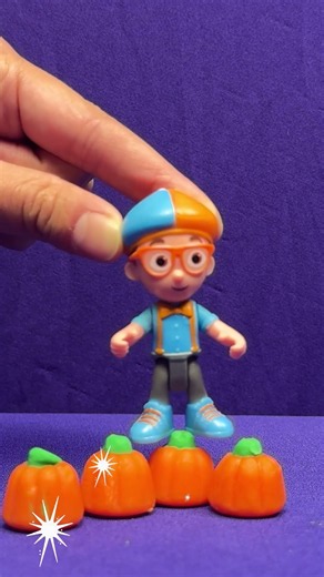 Muchas calabazas de Halloween con Blippi 🎃🎃🎃