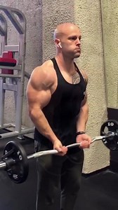 🔥COMPLETE SHOULDER WORKOUT FOR MASS ✳️4 sets of each ✳️8-10 reps each exercise ✳️Rest between sets = 90 seconds Use full control with shoulder movements, I can’t stress this enough. Focus on form and stop swinging the weight... the RESULTS will come a lot faster this way. ➡️ Get our "Dumbbell Muscle Building Series" for FREE: https://www.renshawspt.com/workout-series ➡️ Build Muscle After 30: https://www.renshawspt.com/get-started —————————————————————— *DISCLAIMER: Renshaw's Personal Training 
