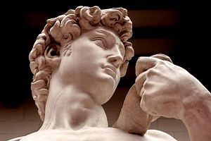 Which Las Vegas Hotel Has a Replica of The Statue of David? (Pictures) - FeelingVegas