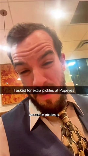 Penguins never gettting Popeyes again. #thepenguin #impression #popeyes #thebatman #colinfarrell @Popeyes