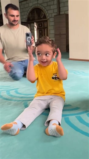 Egemen ve Alpı camide