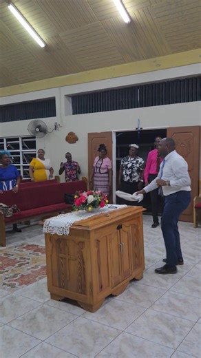 The Elder in the burgundy top decided to run because she is bless and what a blessing it brings to the house of the Lord 🔥 🔥🔥🔥🙏🏾🙏🏾🙏🏾🙏🏾🙏🏾🔥🔥🔥 | Peter Calvert