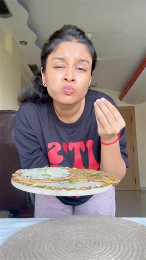 Cheesy garlic bread lachha paratha|Garlic bread lachha paratha #garlicbreadparatha #cookwithnidhiii