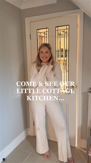 Kat Dodd on Instagram: "THE KITCHEN AT THE COTTAGE 🍂🥮 it’s such a cute little room with the dark wood beams & little cottage windows! To me, this feels like a really authentic traditional cottage room which I absolutely love! Obviously this is all completely hypothetical because we’re not changing anything right now hahaha but just sharing my thoughts for one day… But what would you do to it? Some things I defo want are a built in mantle above the range, and the island changed so