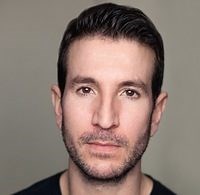 ALEX MICHAELIDES - Biografía y mejores libros | La Vanguardia