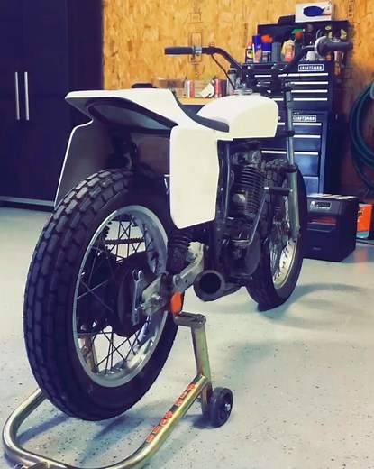 Exploring the 1977 Yamaha TT500 Flat Tracker