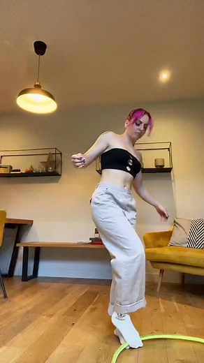 Hoopsy Daisy (@nothoopsydaisy)’s videos with