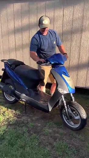 22K views · 394 reactions | Will it run？ $300 moped. 7399668874125331743 #willitrun #kymco #moped #scooter | Ellie MacNeil | Facebook