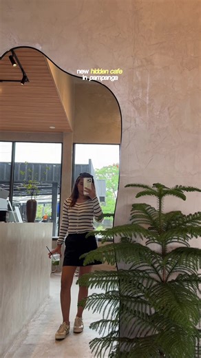 Love this new #matchacafe with carwash in Pampanga—total SURPRISE! Sets the bar high with top-quality powder; best matcha around (coffee’s great too!). Prices seem high but def worth it! 🍵 ⌂ Peaks Matcha Bar ⚲ Fil-Am, Friendship Highway, Angeles City ೱ 1PM – 9PM (closed Tuesdays) #matcha #matchalover #cafe #coffeeshops