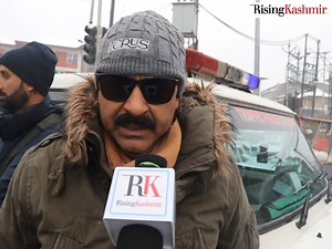 60K views · 732 reactions | #watch | Traffic Police City Srinagar issues advisory for two and four-wheelers. Report and camera Arif Khan | The Rising Kashmir | Facebook
