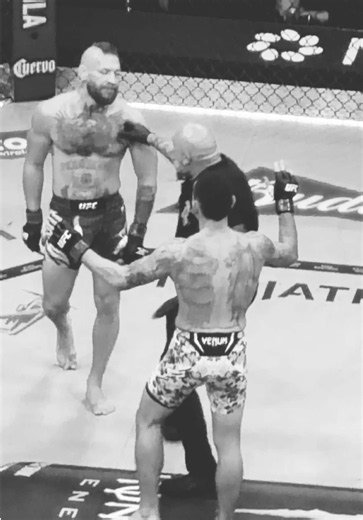 The moment Conor McGregor’s career ended. #ufc329 #conormcgregor #maxholloway #ufc #returnofthemack