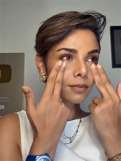 Forehead & Frown Line Smoother | Face Yoga Guide Relax tension and smooth expression lines with gentle forehead and brow exercises. forehead face yoga, frown line exercises, anti aging facial workout, brow lift massage, wrinkle prevention #AntiAging #ForeheadLines #FaceYogaExercises #YouthfulSkin #SelfCare