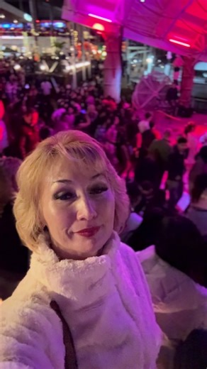 Golden queen (@goldensuperqueen)’s videos with original sound - Golden queen