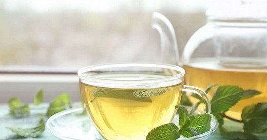 7 benefícios do chá de melissa para a saúde