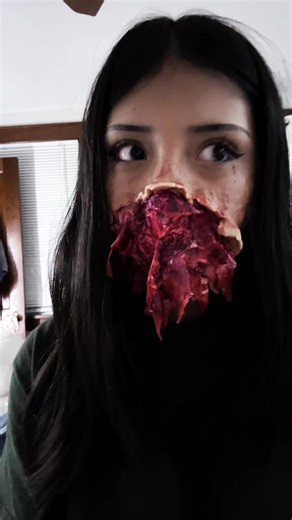 i gotta do more scary looks 🥹🥹🥹🥹#jaw #fakeblood #sfx #makeup #fypviralシ