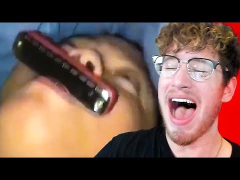 SOCKSFOR1 reacts to HYSTERICALLY UNUSUAL MEMES