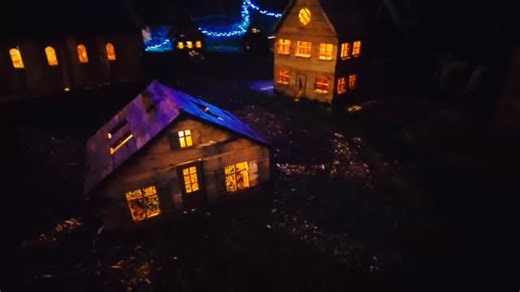✨ Retour en images sur la magie de Noël à Dun-sur-Meuse ✨ Ce week-end, la ville haute de Dun-sur-Meuse s’est parée de ses plus belles lumières, offrant aux visiteurs une parenthèse féérique au cœur des fêtes de fin d’année. Guirlandes scintillantes, chalets illuminés, décorations enchanteuses et marché de Noël ont rythmé les promenades, entre découvertes d’artisans, gourmandises locales et idées cadeaux. 💫 Bonne nouvelle : le parcours illuminé reste accessible jusqu’au 6 janvier 2026, pour prol
