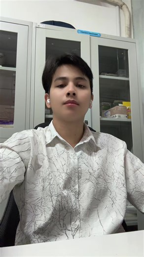 My first Tik Tok video 😂 join popular trend!!! #ក្រមុំតែងខ្លួន