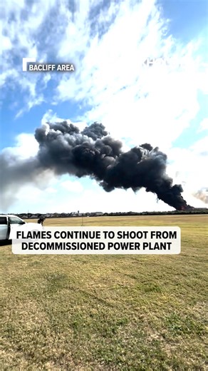 352K views · 930 reactions | KHOU 11's Michelle Choi is in the Bacliff area, where flames have started shooting again from a decommissioned power plant. The structure has collapsed after fire tore through it early this morning. https://www.khou.com/article/news/local/highway-146-plant-fire-phr-peakers/285-b886db62-d6e7-4852-b16c-68974566ceee?utm_medium=social&utm_source=facebook_KHOU_11_News | KHOU 11 News | Facebook