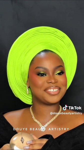 Learn how to create flawless, professional makeup looks with the right techniques. Join my Online Makeup Masterclass where I’ll teach you how to achieve flawless everyday makeup, proper foundation blending, and professional eyeshadow techniques. This class is perfect for beginners, beauty lovers, and makeup artists who want to refine their skills. 🌍 Worldwide access : you can join from anywhere. You’ll also get: ✔ Practical feedback ✔ Product recommendations ✔ Q&A session ✔ 1 weeks mentorship ✨