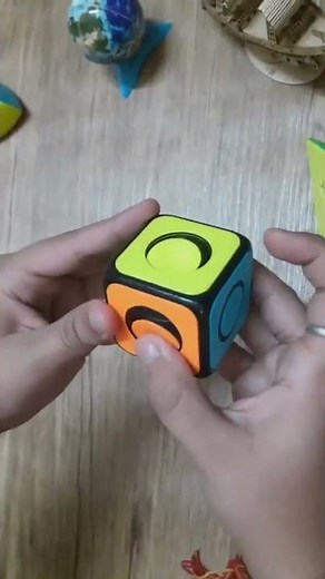 SOLVING WORLD'S EASIEST O2 CUBE #shorts