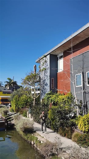 Why Los Angeles Luxury Real Estate Might Not Be a Good Investment