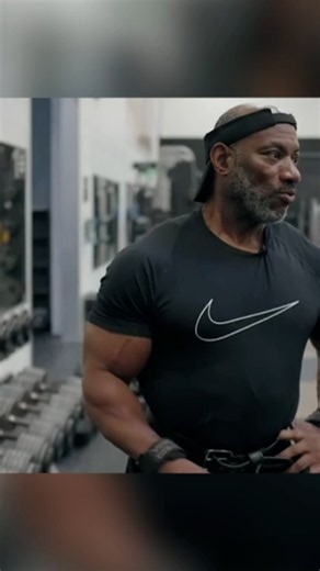 Bigger biceps & triceps with Dexter Jackson