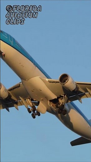 ✈️ KLM Boeing 777 Closeup Takeoff at Miami Int’l Airport – Plane Spotting in 4K