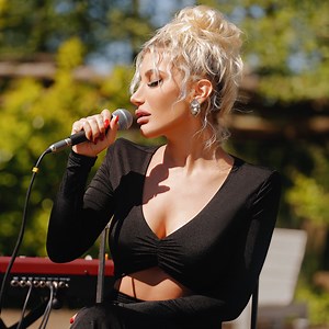 İrem Derici - Kalbimin Tek Sahibine lyrics