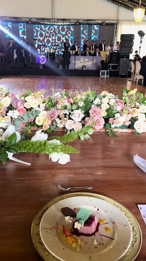 Un año de sueldo jajajajaja pero bien disfrutado 🤵🏻‍♂️👰‍♀️♥️ @juani_perez23 #boda #donmedardoysusplayers #iloveyou #matrimonio