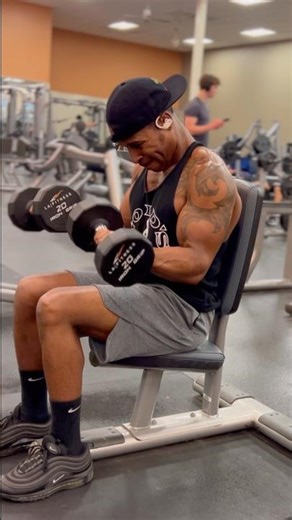 💪🏾 Big biceps? Ehh. Bionic biceps? YES.‼️ #armday #levels