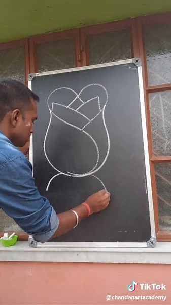 Stylized Flower Drawing Tutorial on Blackboard