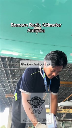 Remove Radio Altimeter Antenna pesawat Airbus 330 . . . #aviasi #aviation #maintenance #pesawat #penerbangan #avgeek #aviationlovers #airbuslovers #engineer #teknik #technician #avionic #mekanik #dailymechanic_aircraft #airbus #airbus330 #airbuslovers #fyp #viral #fyppppppppppppppppppppppp #fypdong #fypage #engine #fypシ゚viral