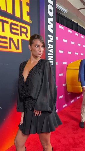 Amanda McCants on Instagram: "Just be hot"