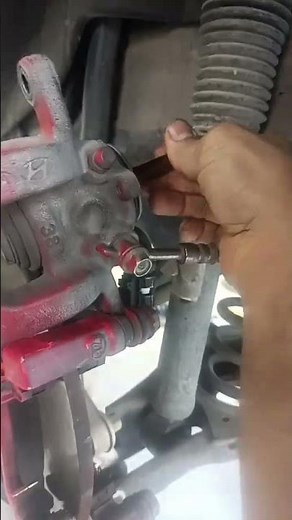 Hyundai Tucson rear brake pad changing manually