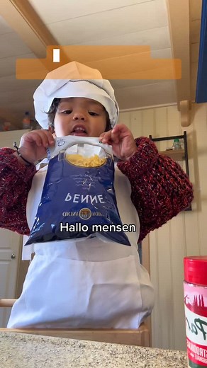 79K views · 1.3K reactions | Ik ben zooo trots op onze kleine chef! Michael heeft helemaal zelf het avond eten gemaakt , hij kan zo bij zijn opa en oma in het restaurant werken! @ruiterhuys Ruiterhuys #emmaenmaurits #chef# koken #recepten #lief #schattig #peuter #cute #humor #grappig #grappigefilmpjes | Emma en Maurits | Facebook