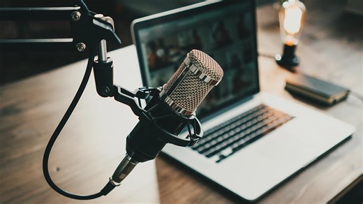 5 Podcasts On Love And Relationships You Must Listen To | Podcasts On Love And Relationships | Herzindagi