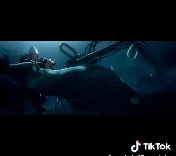 HULK PREDATOR: La Batalla Épica de Alien vs Predator