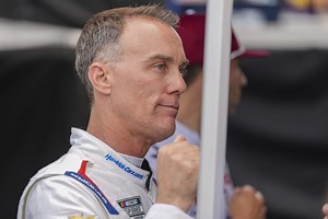 Kevin Harvick Admits the Key Reason He Couldn’t Replicate Hamlin’s Post-40 NASCAR Success